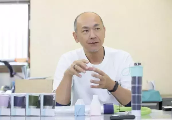 大好評 ＜第5弾＞ 累計4,000人以上に支援された傘カバーの新作「CARBON ビヨーンdo傘カバー」12月16日(土)までCAMPFIREにて先行販売を実施