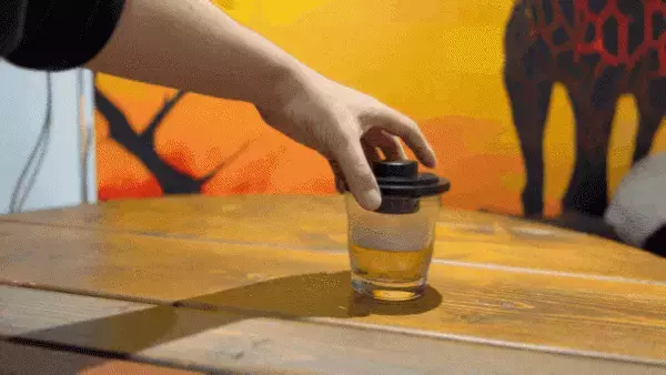 手軽に本格燻製！お酒や食材をスモーキーな香りで格上げし、上質な晩酌タイムを演出　『ReSmoked 2.0』をMakuakeにて12月6日より先行販売開始！