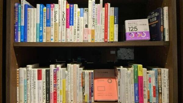 アート・ビジネスをテーマにした読書スペース併設の古書店「Seibundo」が東京・京橋駅に開業
