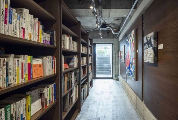 アート・ビジネスをテーマにした読書スペース併設の古書店「Seibundo」が東京・京橋駅に開業