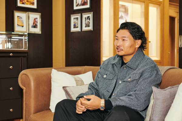 稲垣啓太、凱旋後に今後を語る。ショパール・アルパイン イーグル×稲垣啓太 特別インタビュー！今年の漢字は「瞬」！日本のラグビーについて本音を吐露「観ていて楽しくても最後に負けてたんじゃダメ」妻からコーディネートのダメ出しも!?稲垣夫妻の日常に迫る