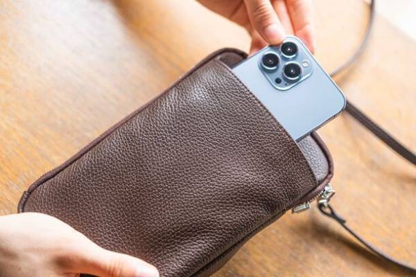 大きなスマホも財布も全部入るプレミアムなイタリアンレザー製スマホポーチ「SCOTIRE(スコティーレ)」が「machi-ya」にて先行予約販売を開始