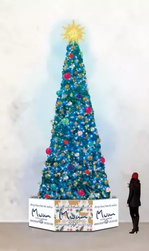 数量限定アーティストコラボスーベニアカップ＆コラボクリスマスツリーが登場　「たまアリ△タウン クリスマスマーケット2023」と「MAN WITH A MISSION」「ももいろクローバーZ」とのコラボ企画開催