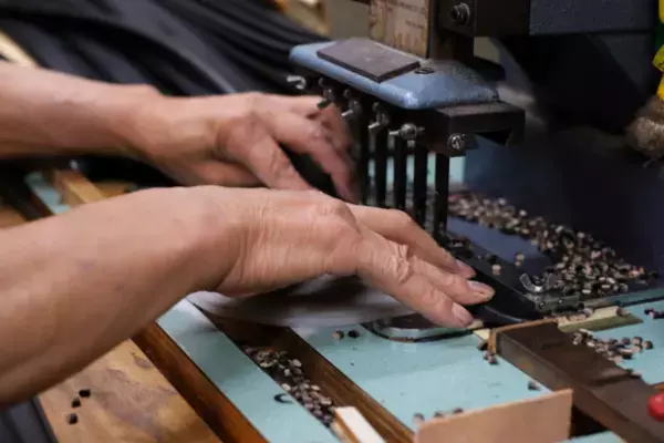 12月10日「ベルトの日」よりプレゼントキャンペーン開催！伝統と技術が込められた紳士本革ベルトを100名様にプレゼント