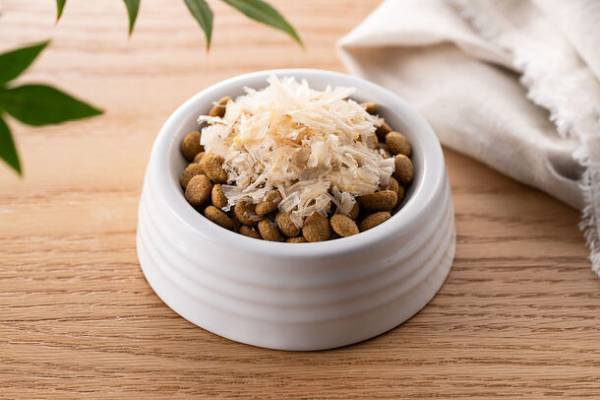 ペット用高級かつお節『天使の饗宴』12月8日新発売　～最高級の鰹節「本枯節血合抜」を使用～