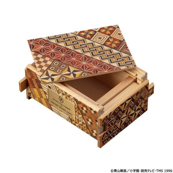 『名探偵コナン』より、アニメに登場した絡繰箱を伝統工芸・箱根寄木細工の高度な職人技で再現した「怪盗キッドの絡繰箱」が登場！