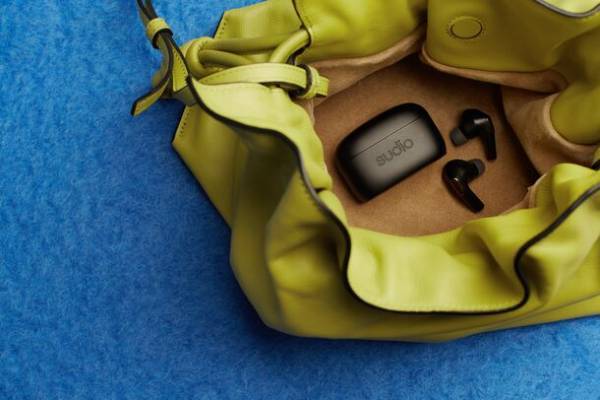 ライフスタイルを提案するオーディオブランドSudioから、完全ワイヤレスイヤホン「Sudio E3」とワイヤレス骨伝導イヤホン「Sudio B2」が12月12日に発売