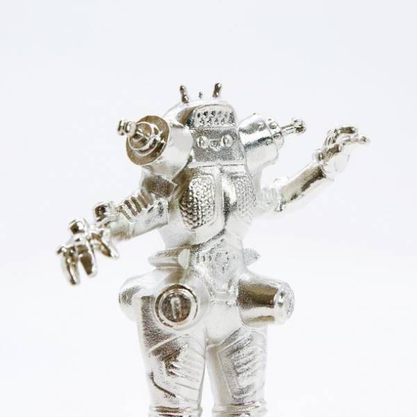 ウルトラセブンと怪獣をモチーフとした“メタル(金属製)”のペーパーウェイトの受注販売を開始！
