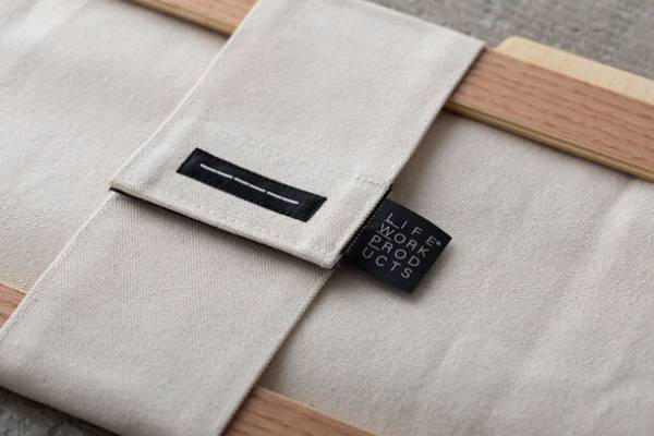 プロダクトデザイナーによるブランド「LIFEWORKPRODUCTS」のチェア＆シェルフコンテナに新色「オーク×アイボリー」を追加