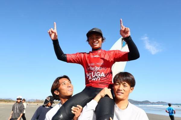 宮崎県日向市で行われたWSL公認大会「WSL QS1,000 The Open Surfing　HYUGA PRO presented by RASH」最終日　男子は矢作紋乃丞、女子は川瀬心那がともにQS初優勝