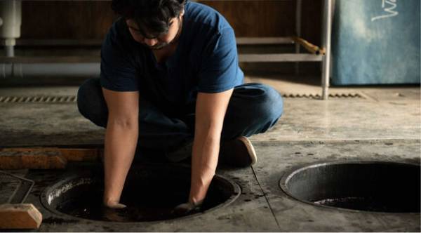 国内希少な技術、素材で至高の靴下！20年ぶりに工場機能を取り戻した創業122年企業WESTが高級靴下をMakuakeにて先行販売開始。藍染コラボも！