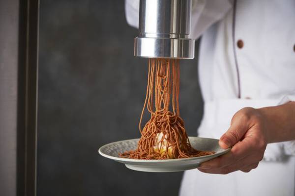 『リーベルホテル アット ユニバーサル・スタジオ・ジャパン』冬のディナー＆スイーツブッフェ第2弾は2024年1月15日(月)より豪華食材で作る寒い冬に嬉しいメニューに変更しお届け！