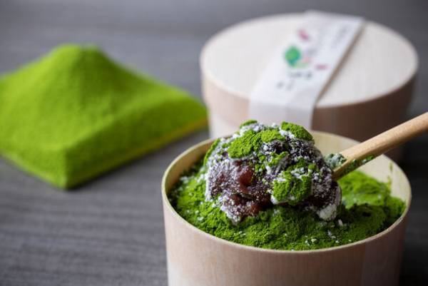 お濃茶スイーツ専門店「熱海さとり本店」12月23日オープン情報第2弾　とろ～りお濃茶を練り込んだ“パリパリ”新食感クレープに、お濃茶プリン、抹茶わらび餅も！～見た目にも美しい至極のお濃茶スイーツ詳細を発表～