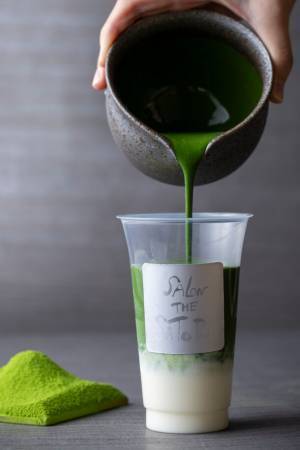 お濃茶スイーツ専門店「熱海さとり本店」12月23日オープン情報第2弾　とろ～りお濃茶を練り込んだ“パリパリ”新食感クレープに、お濃茶プリン、抹茶わらび餅も！～見た目にも美しい至極のお濃茶スイーツ詳細を発表～