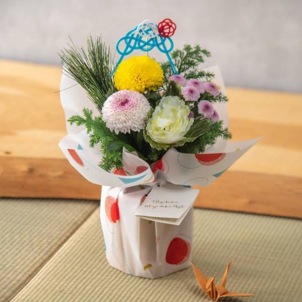 エシカル素材の容器やラッピングを採用日比谷花壇「店頭限定2024年正月フラワーギフト」12月25日（月）から販売開始～エシカルな正月アイテムで、やさしい新年を迎えよう～
