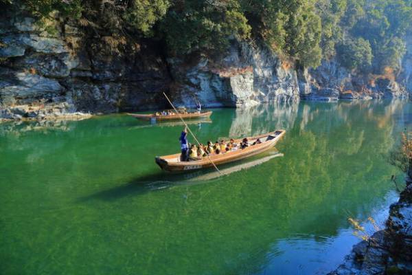 お正月らしい楽しみ方で冬の長瀞を満喫！“冬季限定”秩父鉄道「ぽかぽかこたつ舟」　元日から営業開始