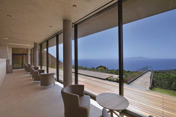 伊豆に春の訪れを告げる早咲き桜の祭典「河津桜まつり」と「みなみの桜と菜の花まつり」をめぐる小田原駅発の日帰りバスツアーを12月21日(木)に販売開始