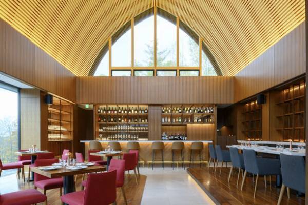 北海道・ニセコの大自然の中に佇むプライベートラグジュアリーヴィラホテル「アンダル コレクション ニセコ」開業一周年記念ディナーを2024年2月に2日間限定で開催