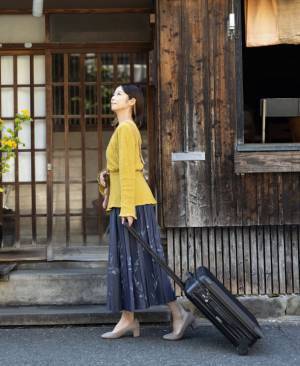 【わずか11分で目標達成】老舗プリーツメーカーの特許技術を活用した「技あり。腰回りすっきりで美形」なデニムリバーシブルスカートが「Makuake」にて好発進