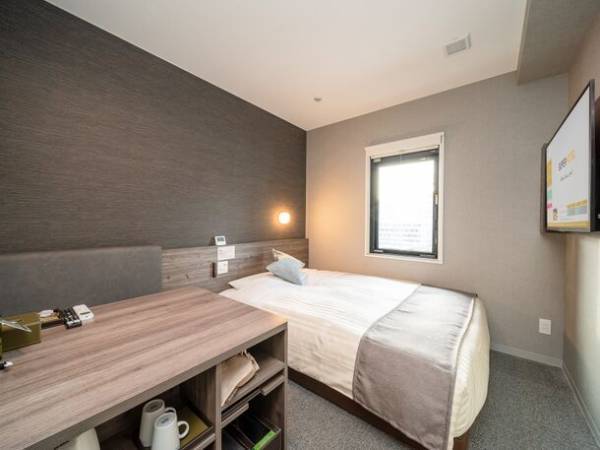 スーパーホテルPremier東京駅八重洲中央口が経産省創設「おもてなし規格認証」の最高位「紫認証」を更新