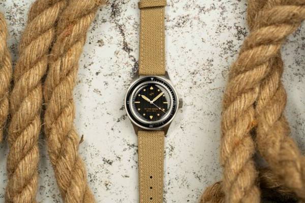 ダイバーズウォッチの「1956 Marine 」に新商品が登場！3色展開のクォーツ式モデルが2月1日発売