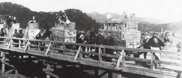 元旦から10日間で、1万個以上を販売！「真っ赤なはちみつりんご飴」が、遠鉄百貨店で1/24から開催される「アムール・デュ・ショコラ」に初出店！