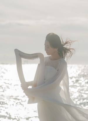 累計300人以上を指導し各メディアで活躍するハープ奏者“松岡みやび”監修「クリスハープ教本＜下巻＞」が1月22日発刊