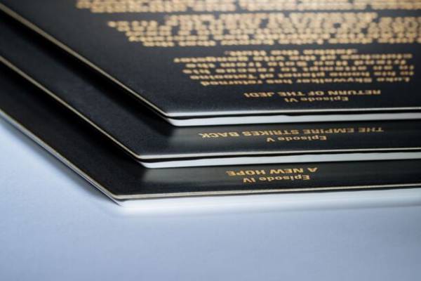 伝統工芸×カルチャー商品を創造する新機軸ブランド「トラカル」から有田焼とのコラボ商品「ウルトラマン」「スター・ウォーズ」シリーズを販売開始