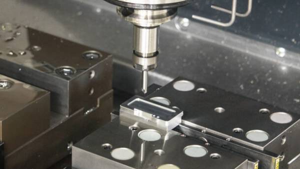 見た目はカラビナ、機能は防災ホイッスル　カラビナ一体型防災ホイッスル【BLOW】を1月18日(木)よりMakuakeにて販売開始！