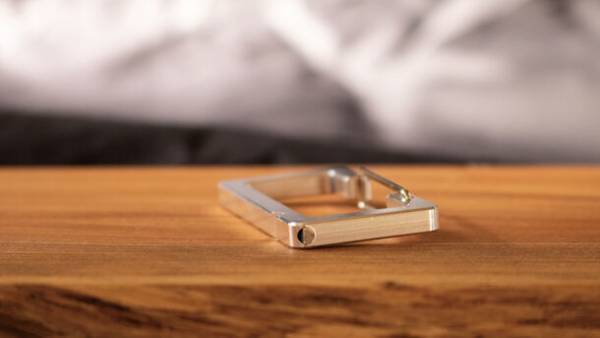 見た目はカラビナ、機能は防災ホイッスル　カラビナ一体型防災ホイッスル【BLOW】を1月18日(木)よりMakuakeにて販売開始！