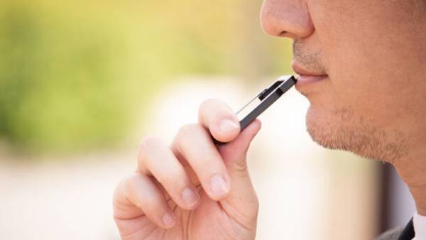 見た目はカラビナ、機能は防災ホイッスル　カラビナ一体型防災ホイッスル【BLOW】を1月18日(木)よりMakuakeにて販売開始！