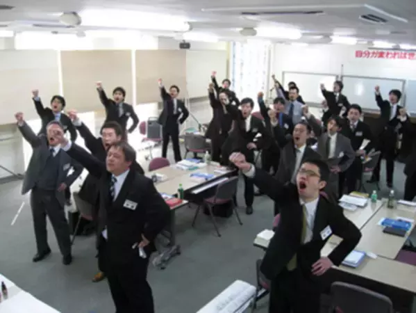 氏家 秀太の新刊！「新　最高のリーダーは自ら動く　氏家秀太のリーダーの学校　9時間！」(セントラル出版)を3月20日発売！モチベーターは、この本から生まれる！