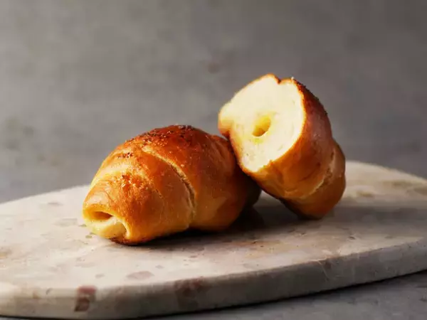 “業界初”高級食パンとベーカリーのコラボショップ「銀座に志かわ・嵜本 滋賀草津店」が1月26日オープン！