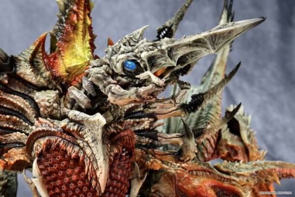 『ガメラ2 レギオン襲来』より、ススキガレージ(峠野ススキ)氏の造形する巨大レギオンが、CCPJAPAN直販サイトにて登場！