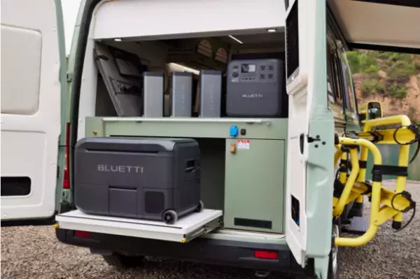 BLUETTI、ポータブル冷凍冷蔵庫 MultiCoolerとポータブル電源 AC180Tを組み合わせた「SwapSolar」を発売！