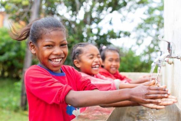 サブリミック、世界に清潔な水を届ける「シェアウォータープロジェクト」第三弾開催　気鋭の書家・ハシグチリンタロウとコラボした限定パッケージも3月22日より発売