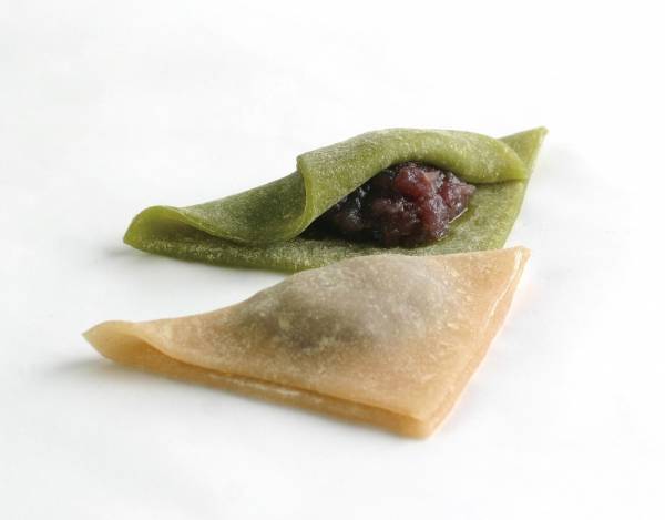 海外へ日本の伝統文様をお菓子で発信あの八つ橋がカリカリ食感のパフに！「抹茶クランチ缶」2月1日（木）より発売開始！！