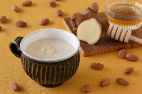 受験シーズンに向けてコラム公開！春の「ここ一番」はアーモンドでストレス対策＆血流改善！アーモンドミルクの嬉しい効果を解説