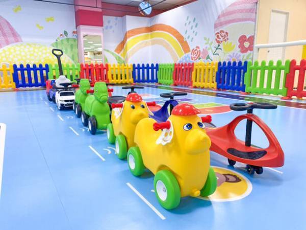 親子で夢中になる室内遊園地「キッズランドUS 大阪松原店」、広さ＆楽しさが大幅パワーアップし2月1日リニューアルオープン！