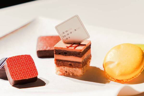 サダハル・アオキ・パリとコラボした、チョコレート好きに贈るプラネタリウム『星とショコラ　プラネタリアTOKYO×Sadaharu AOKI paris』2024年2月13日(火)～3月14日(木)の期間限定で上映決定！