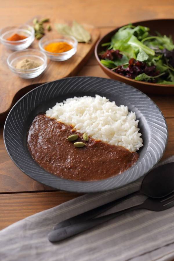 究極の冷凍カレー「TOKYO FROZEN CURRY」登場！通算2万食を食べ尽くした冷凍食品マイスター「タケムラダイ」がプロデュース！どんなトッピングにでも合う冷凍カレーです！