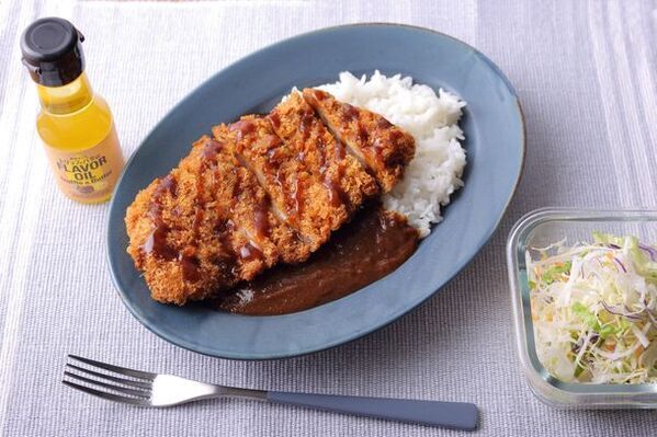 究極の冷凍カレー「TOKYO FROZEN CURRY」登場！通算2万食を食べ尽くした冷凍食品マイスター「タケムラダイ」がプロデュース！どんなトッピングにでも合う冷凍カレーです！