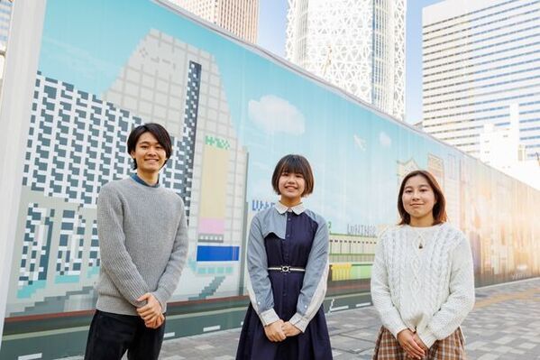 (仮称)明治安田生命新宿ビル新築工事仮囲いに工学院大学学生が描いた巨大ピクセルアート出現