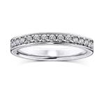 バレンタインデーに愛を誓う贈り物をラザール ダイヤモンドのエタニティリング