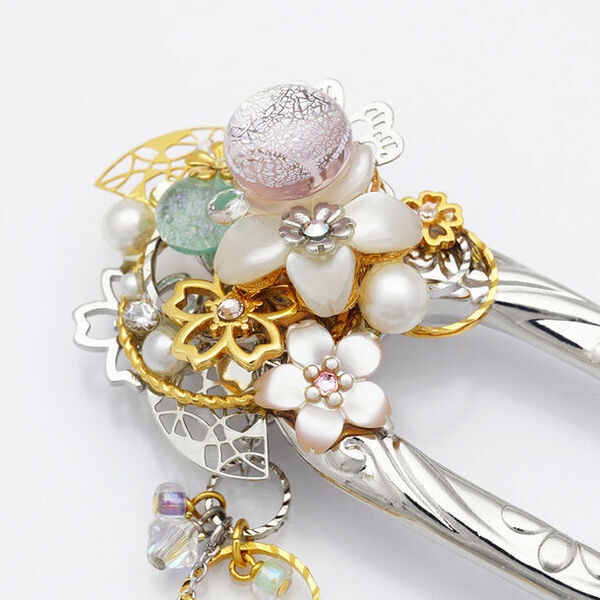 ピアスのようなイヤリング「ぴあり」を製作するジュエリー京都　「源氏物語」シリーズの新作かんざし「藤壺の宮」を2月9日(金)に数量限定発売！