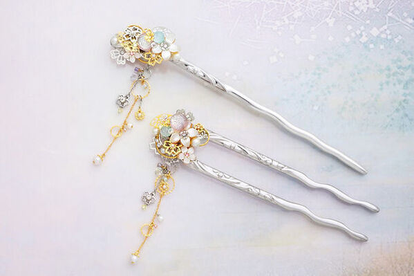 ピアスのようなイヤリング「ぴあり」を製作するジュエリー京都　「源氏物語」シリーズの新作かんざし「藤壺の宮」を2月9日(金)に数量限定発売！