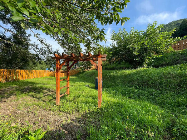 京都美山エリア初のドッグランがオープン！“ドッグラン・ドッグカフェ併設の一棟貸し古民家宿”誕生