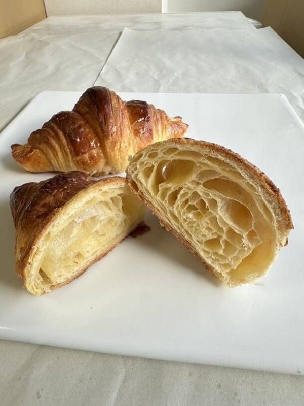 「ZARAME BAKERY」に12層にも織り込んだザクザク生地の「クロワッサン」が新登場