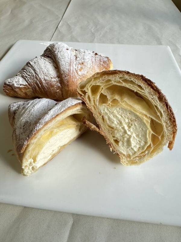 「ZARAME BAKERY」に12層にも織り込んだザクザク生地の「クロワッサン」が新登場