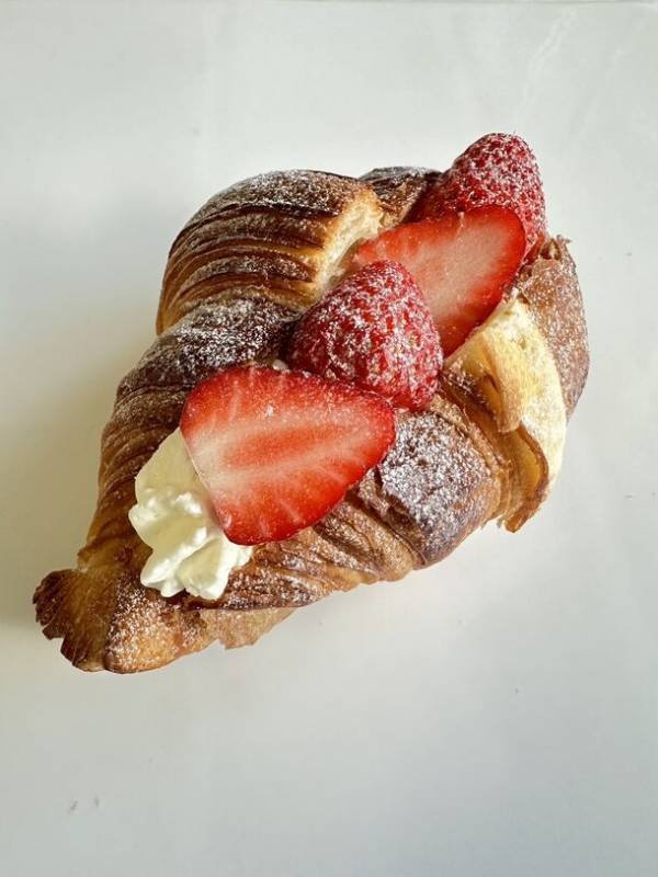 「ZARAME BAKERY」に12層にも織り込んだザクザク生地の「クロワッサン」が新登場